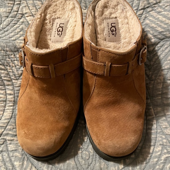 Ugg tan mules clogs 8 - Picture 9 of 11